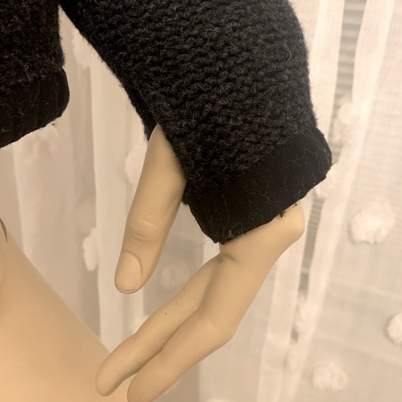 SOLD Dale of Norway sweater - Picture 6 of 15